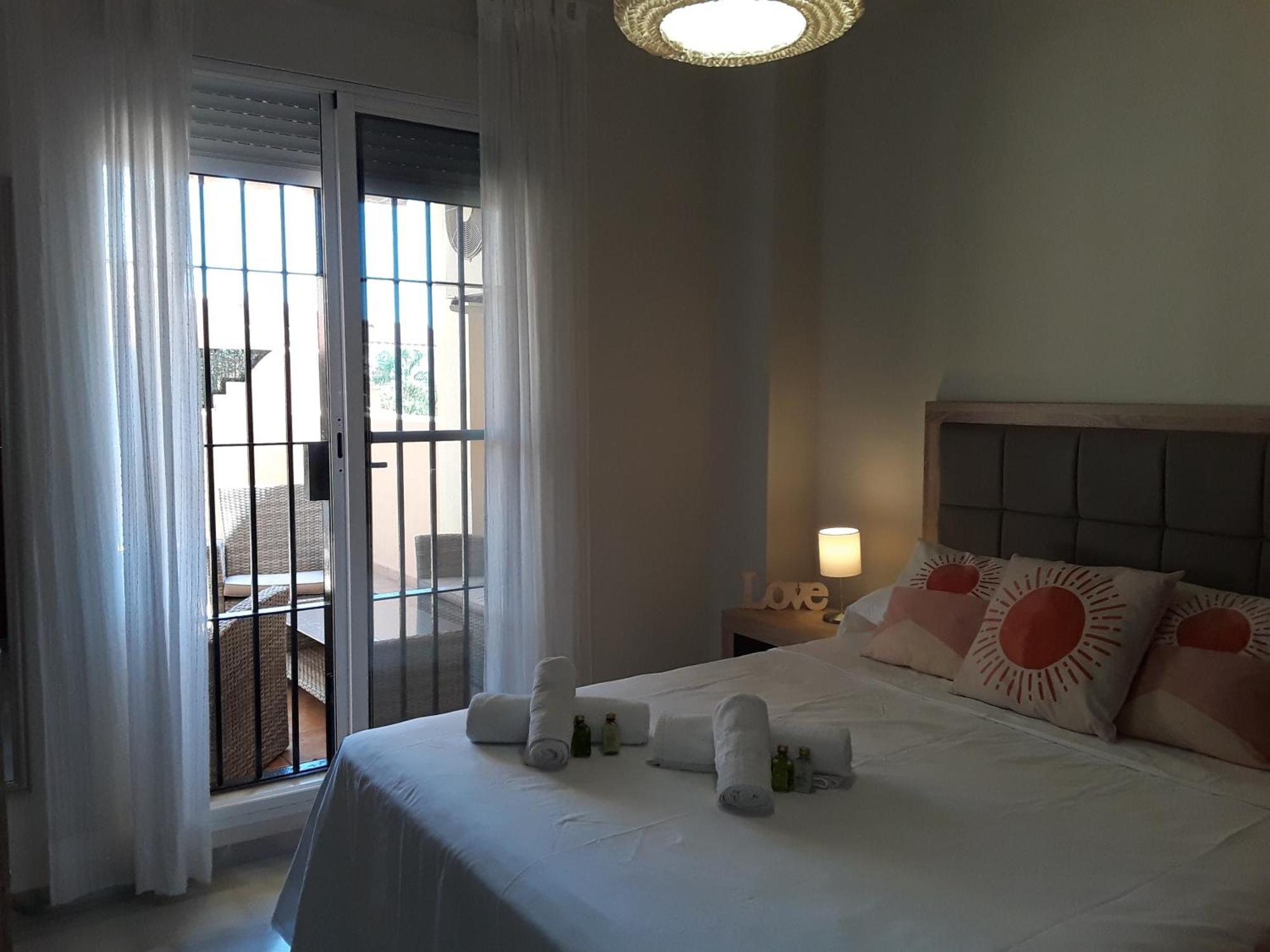 Whydhand ,pools And Lovely Terrace Fuengirola